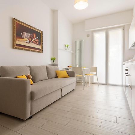 Appartamento Casa Aleardi grazioso e nuovissimo monolocale con balcone Pesaro Esterno foto